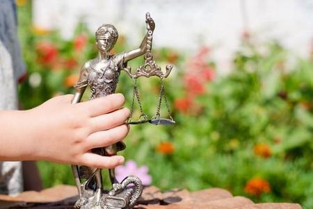 Illinois defense attorney, Illinois criminal lawyer, Illinios juvenile crime attorney